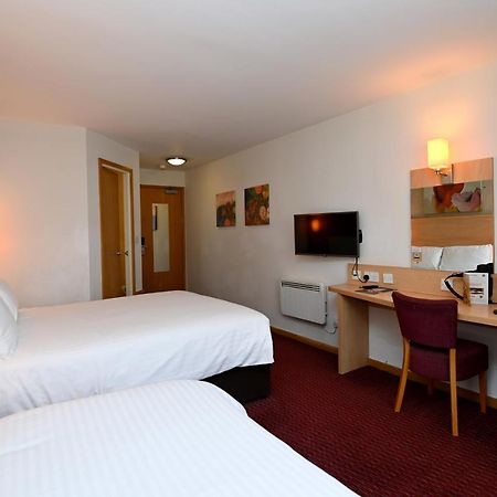 Meadow Farm Redditch By Marstons Inns 외부 사진
