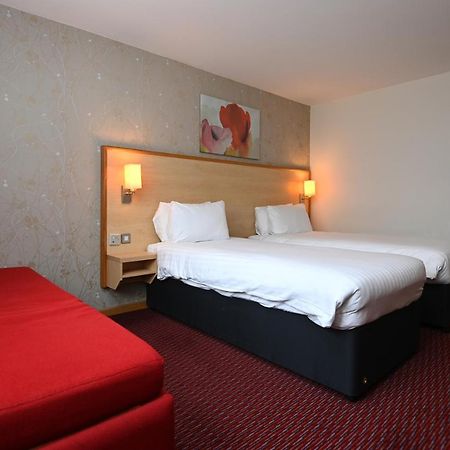 Meadow Farm Redditch By Marstons Inns 외부 사진