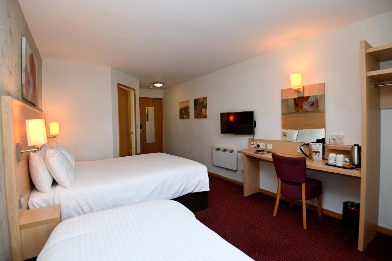 Meadow Farm Redditch By Marstons Inns 외부 사진