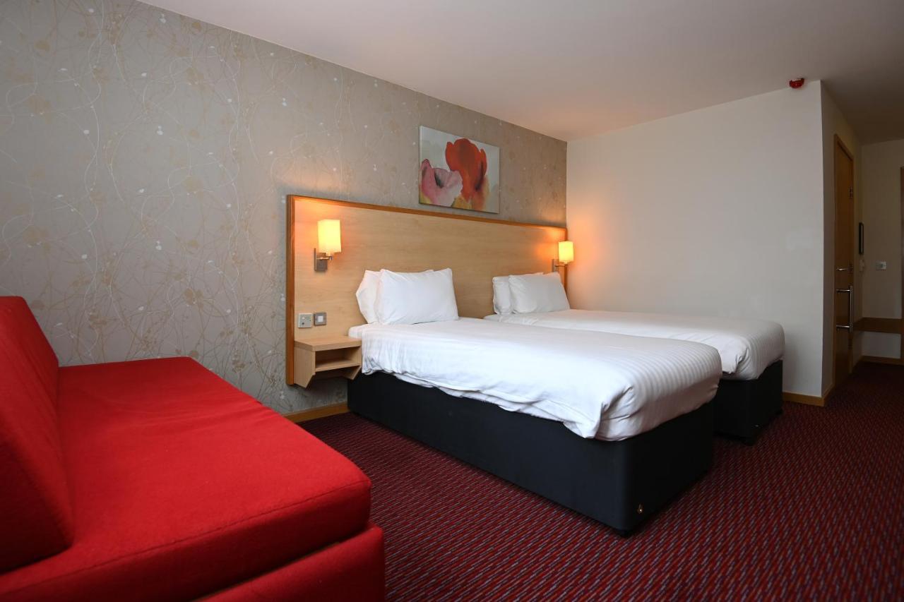 Meadow Farm Redditch By Marstons Inns 외부 사진