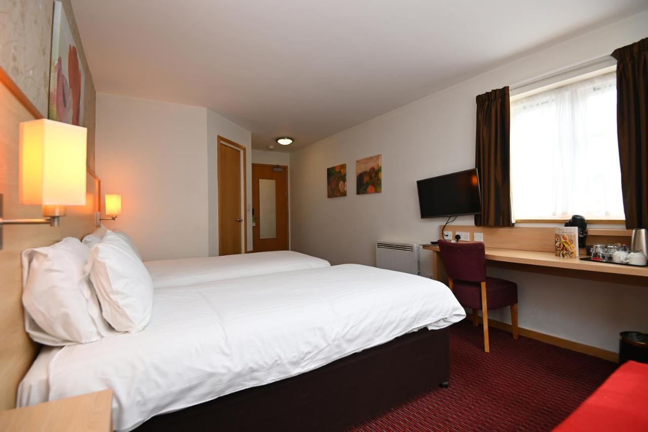 Meadow Farm Redditch By Marstons Inns 외부 사진