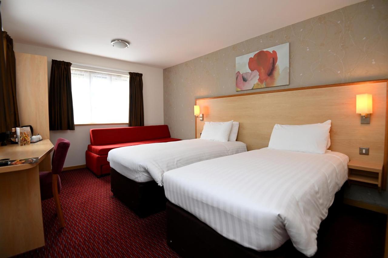 Meadow Farm Redditch By Marstons Inns 외부 사진
