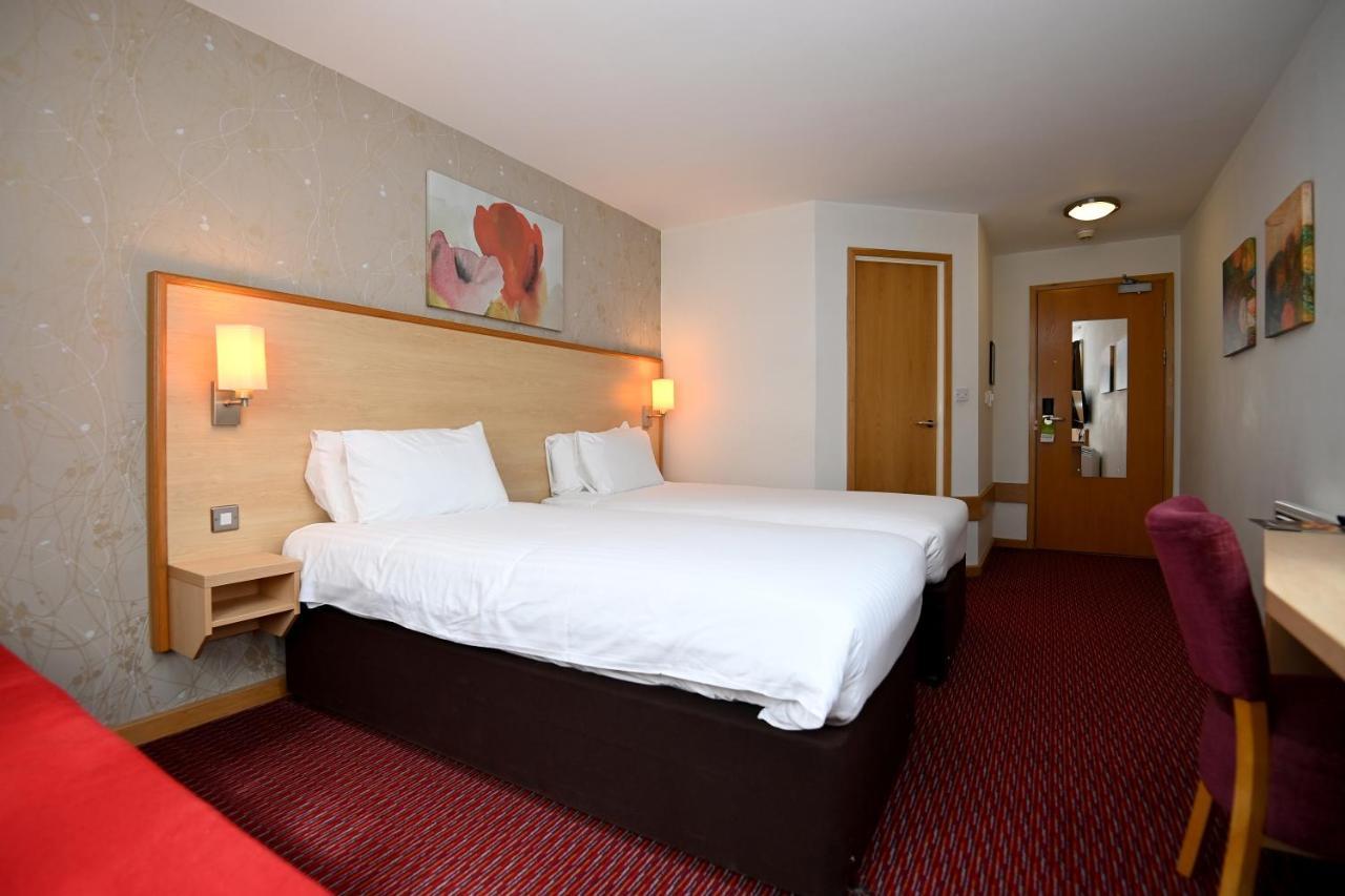 Meadow Farm Redditch By Marstons Inns 외부 사진