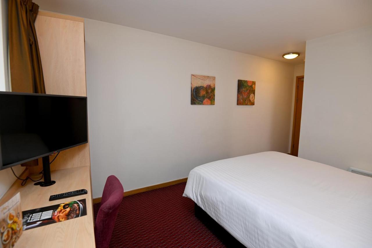 Meadow Farm Redditch By Marstons Inns 외부 사진